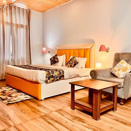 Hadimba Hill View By Hadimba Palace, Manali - Premium Room ! Family Hotel ! Parking ! Near Hadimba Temple Εξωτερικό φωτογραφία