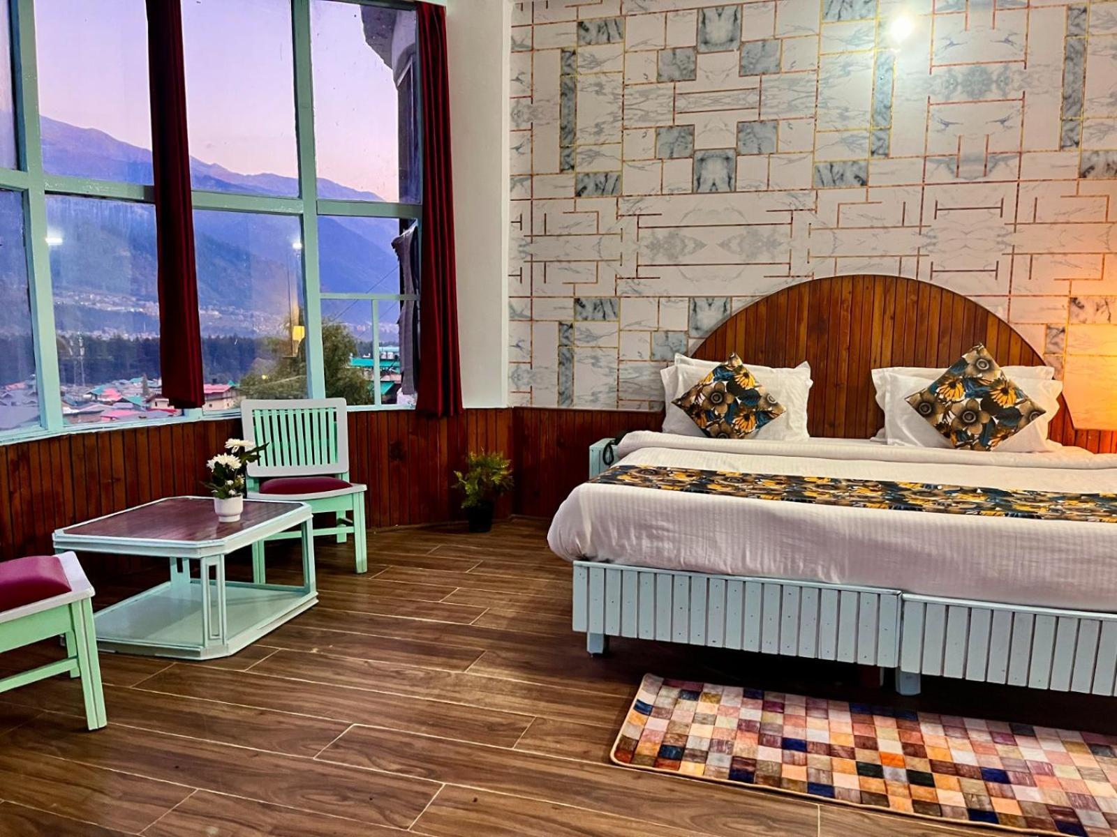 Hadimba Hill View By Hadimba Palace, Manali - Premium Room ! Family Hotel ! Parking ! Near Hadimba Temple Εξωτερικό φωτογραφία