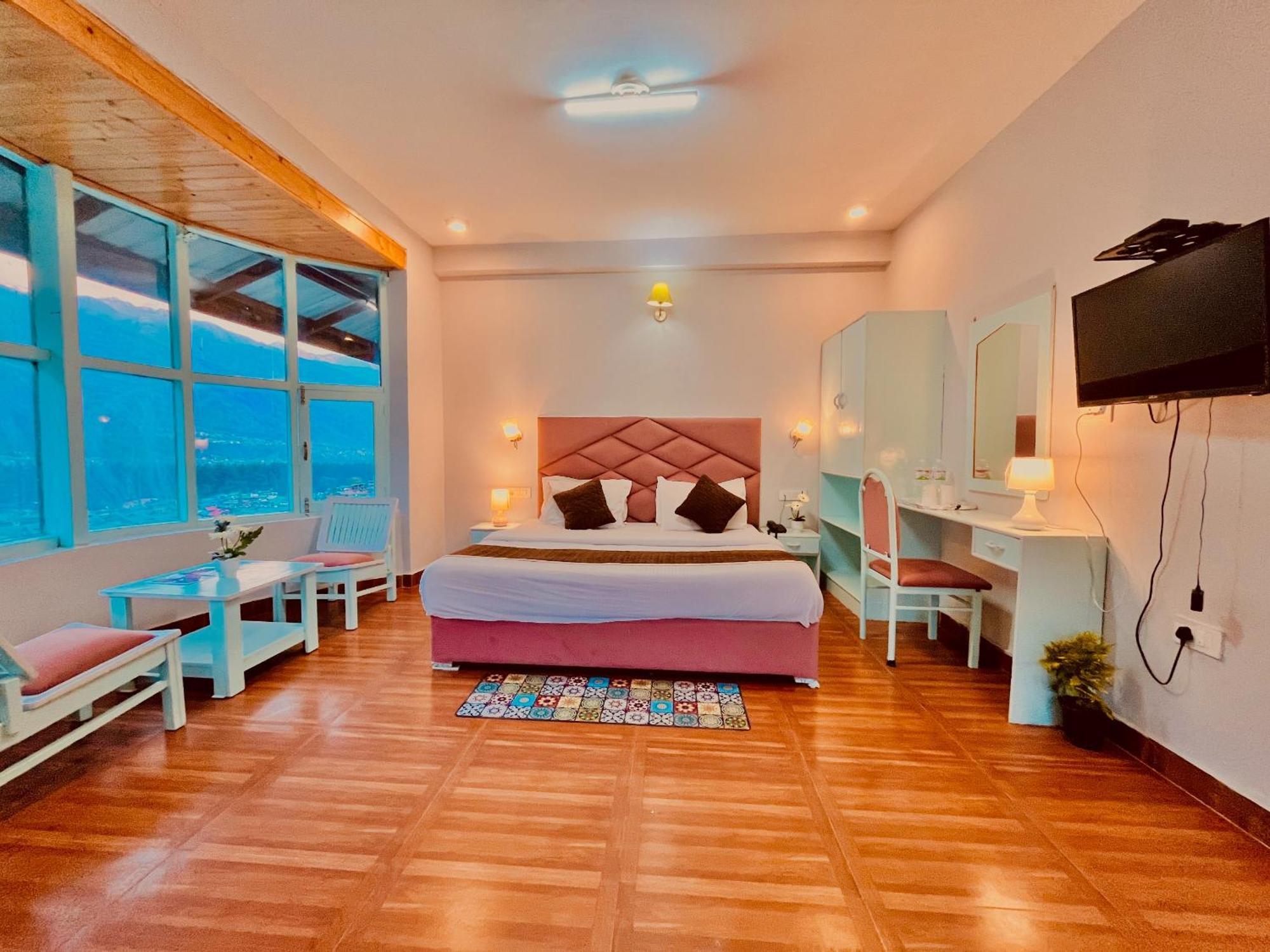 Hadimba Hill View By Hadimba Palace, Manali - Premium Room ! Family Hotel ! Parking ! Near Hadimba Temple Εξωτερικό φωτογραφία