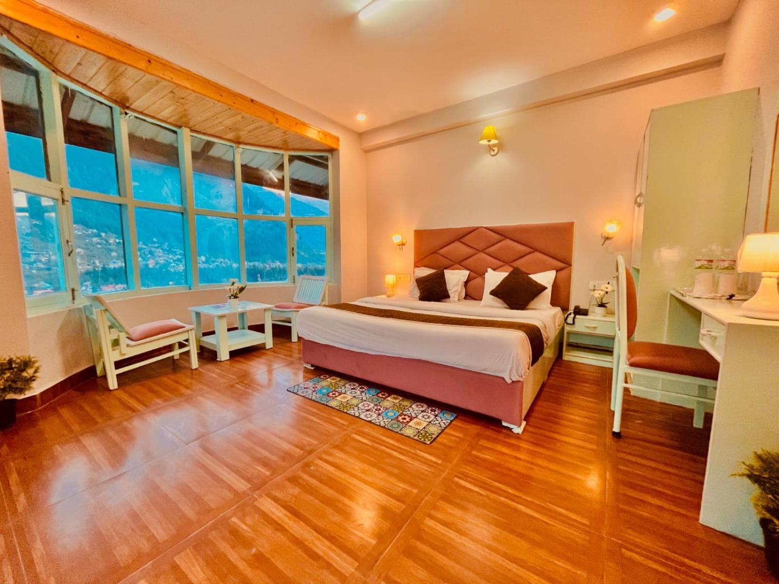 Hadimba Hill View By Hadimba Palace, Manali - Premium Room ! Family Hotel ! Parking ! Near Hadimba Temple Εξωτερικό φωτογραφία