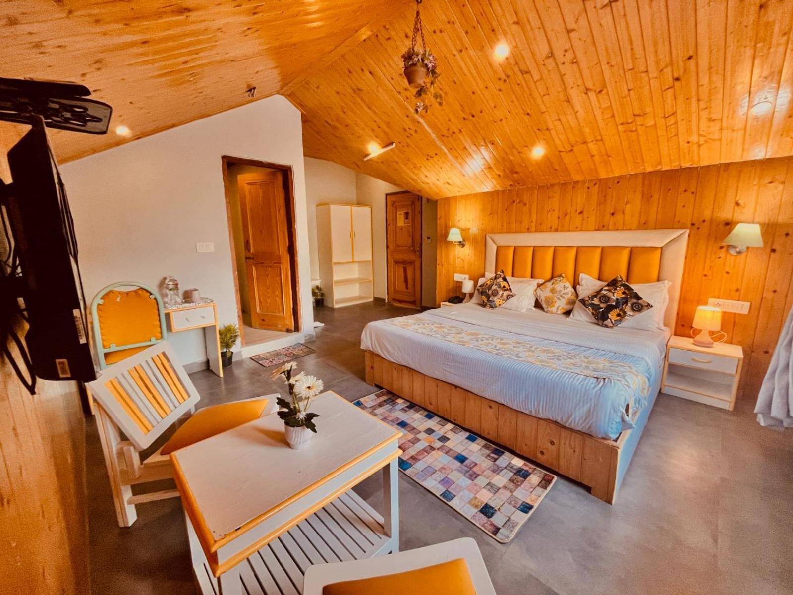 Hadimba Hill View By Hadimba Palace, Manali - Premium Room ! Family Hotel ! Parking ! Near Hadimba Temple Εξωτερικό φωτογραφία