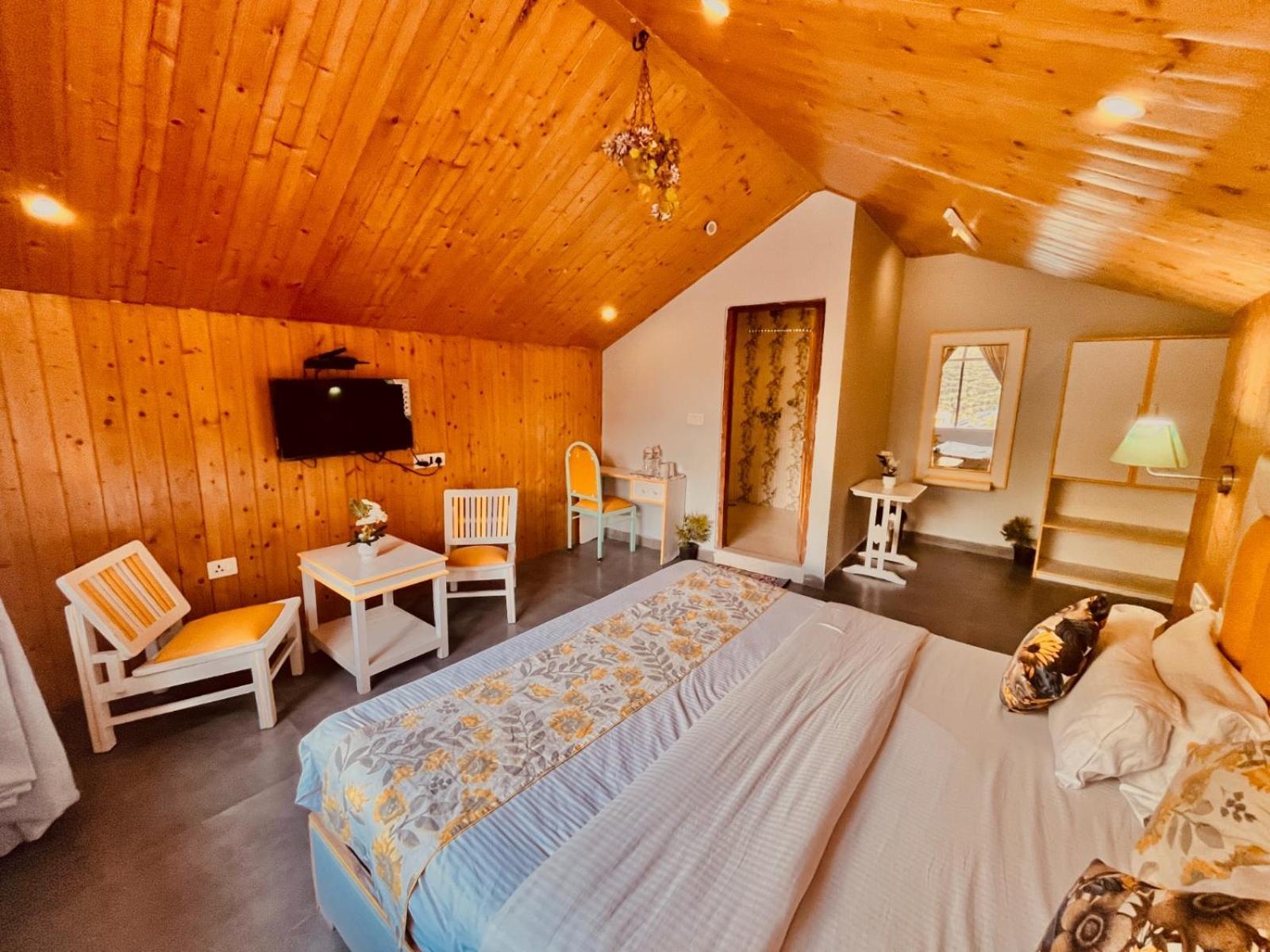Hadimba Hill View By Hadimba Palace, Manali - Premium Room ! Family Hotel ! Parking ! Near Hadimba Temple Εξωτερικό φωτογραφία