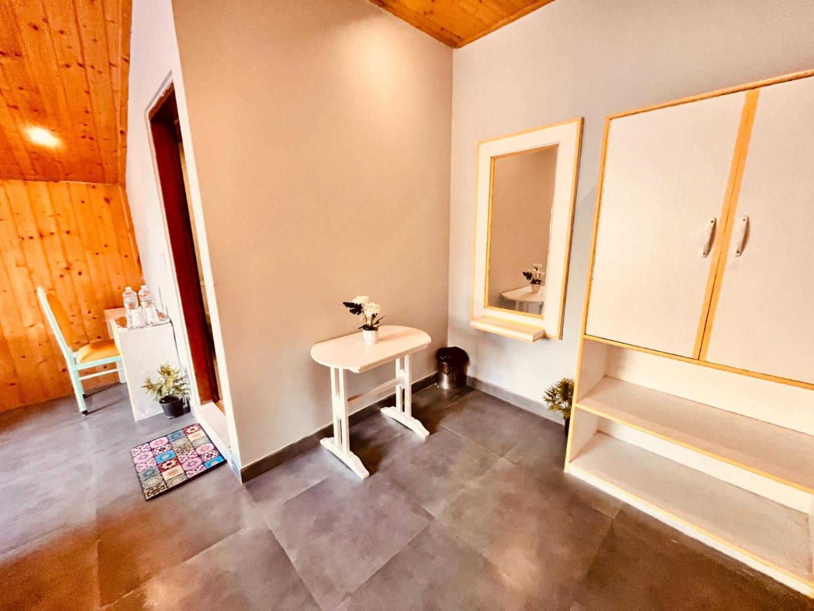 Hadimba Hill View By Hadimba Palace, Manali - Premium Room ! Family Hotel ! Parking ! Near Hadimba Temple Εξωτερικό φωτογραφία