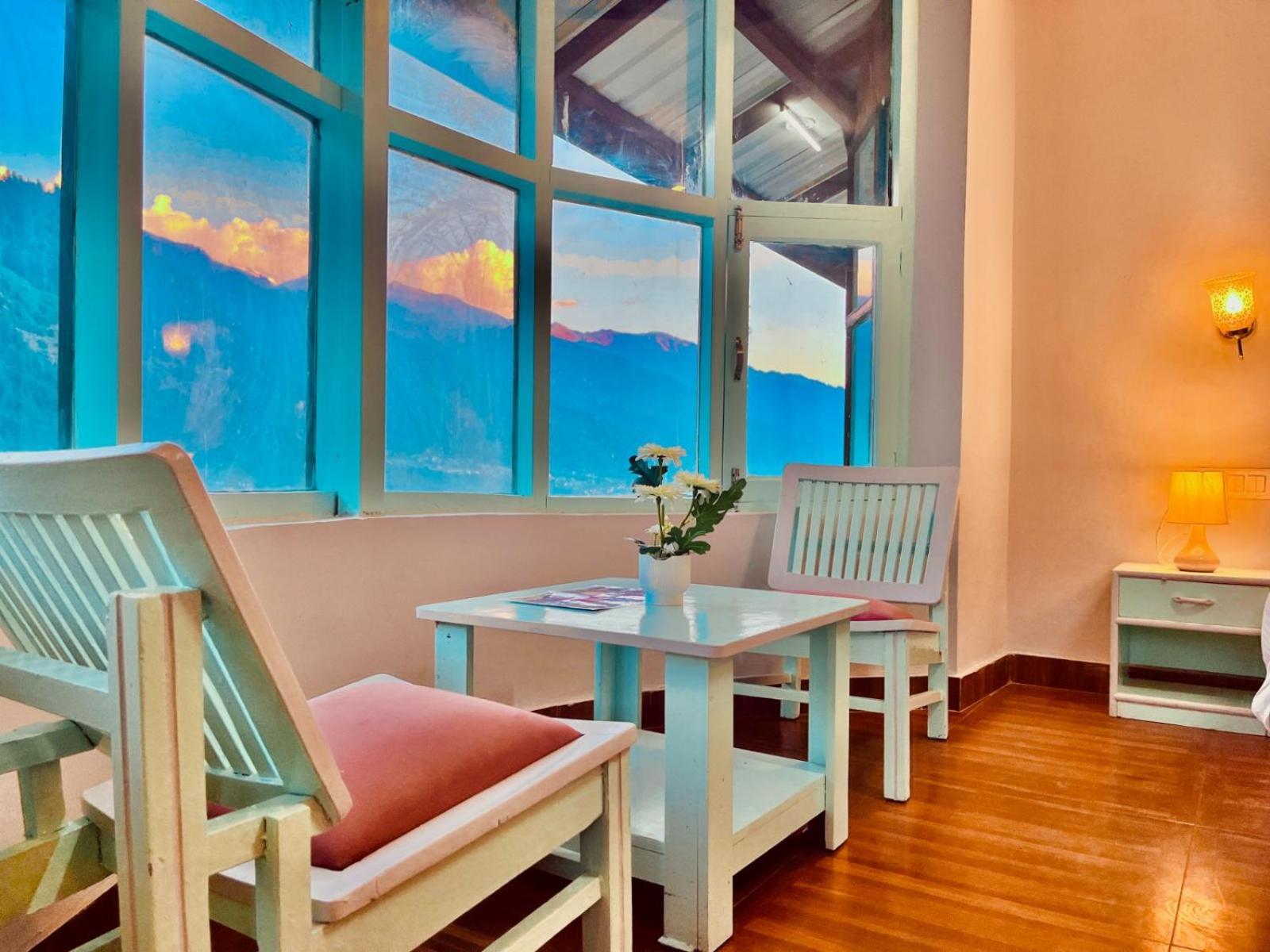 Hadimba Hill View By Hadimba Palace, Manali - Premium Room ! Family Hotel ! Parking ! Near Hadimba Temple Εξωτερικό φωτογραφία