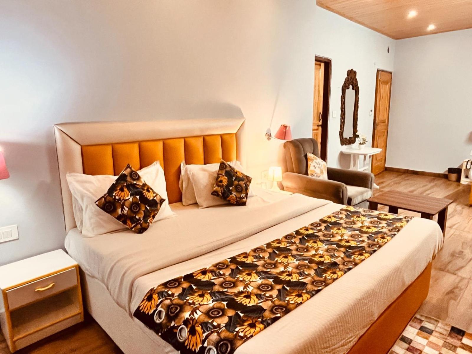 Hadimba Hill View By Hadimba Palace, Manali - Premium Room ! Family Hotel ! Parking ! Near Hadimba Temple Εξωτερικό φωτογραφία