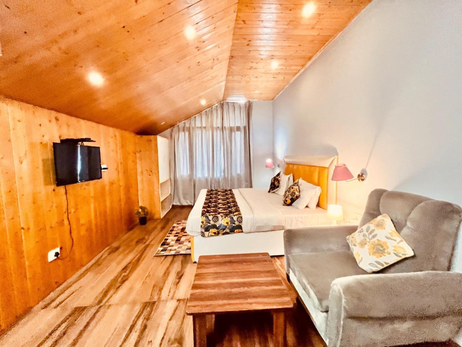 Hadimba Hill View By Hadimba Palace, Manali - Premium Room ! Family Hotel ! Parking ! Near Hadimba Temple Εξωτερικό φωτογραφία