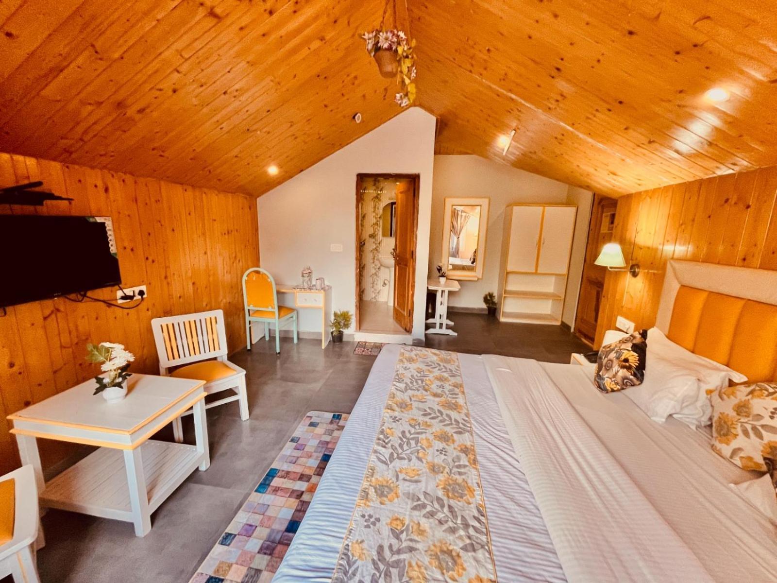 Hadimba Hill View By Hadimba Palace, Manali - Premium Room ! Family Hotel ! Parking ! Near Hadimba Temple Εξωτερικό φωτογραφία