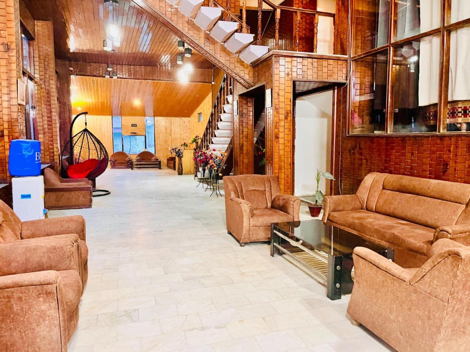 Hadimba Hill View By Hadimba Palace, Manali - Premium Room ! Family Hotel ! Parking ! Near Hadimba Temple Εξωτερικό φωτογραφία