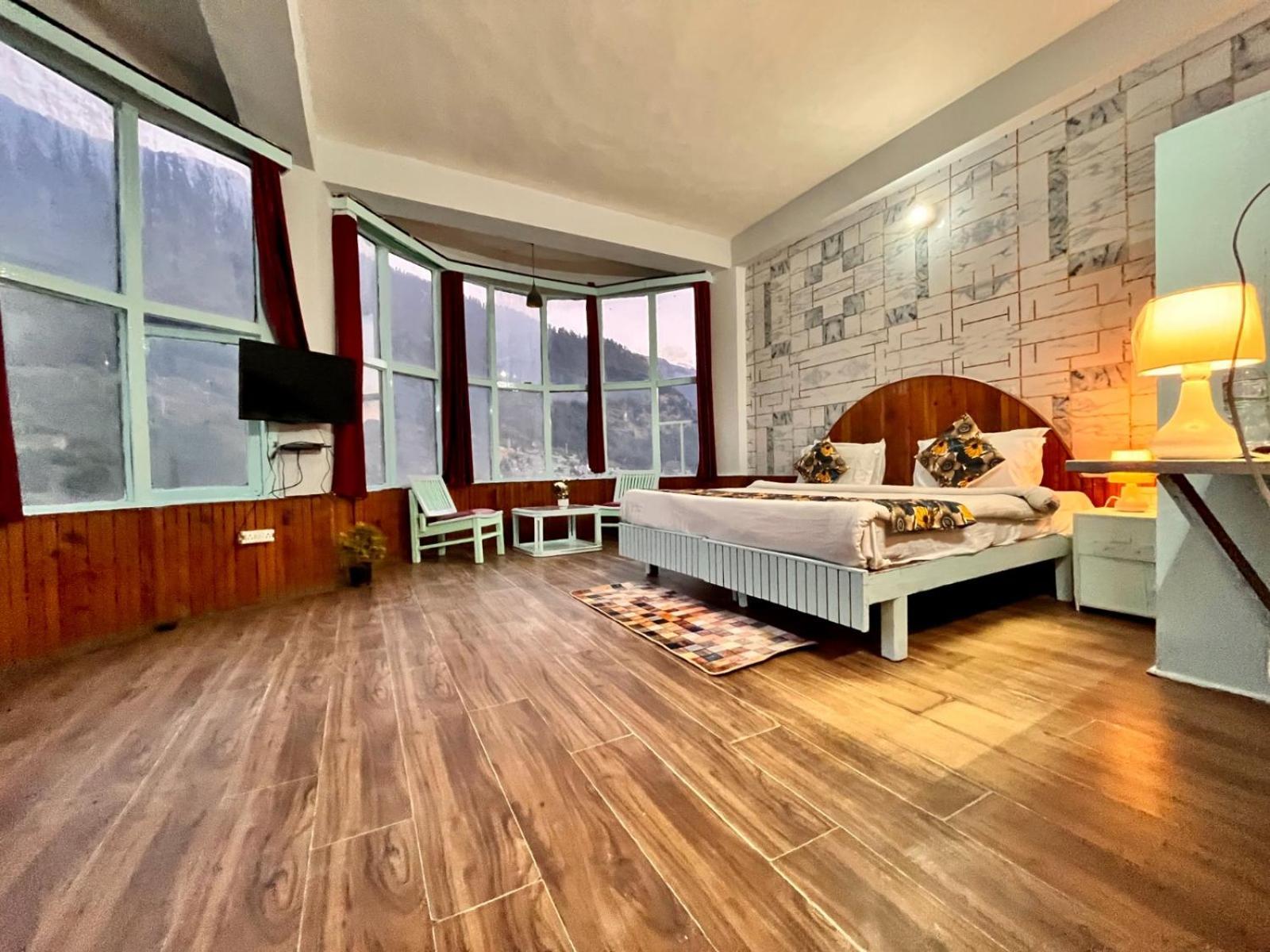 Hadimba Hill View By Hadimba Palace, Manali - Premium Room ! Family Hotel ! Parking ! Near Hadimba Temple Εξωτερικό φωτογραφία