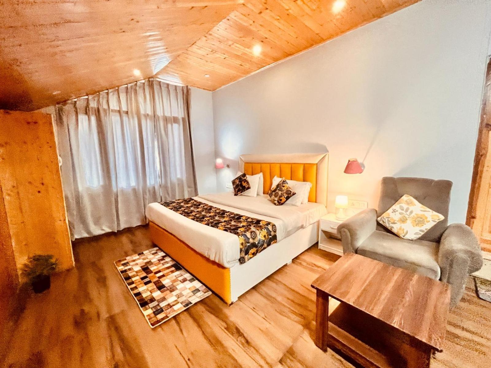 Hadimba Hill View By Hadimba Palace, Manali - Premium Room ! Family Hotel ! Parking ! Near Hadimba Temple Εξωτερικό φωτογραφία