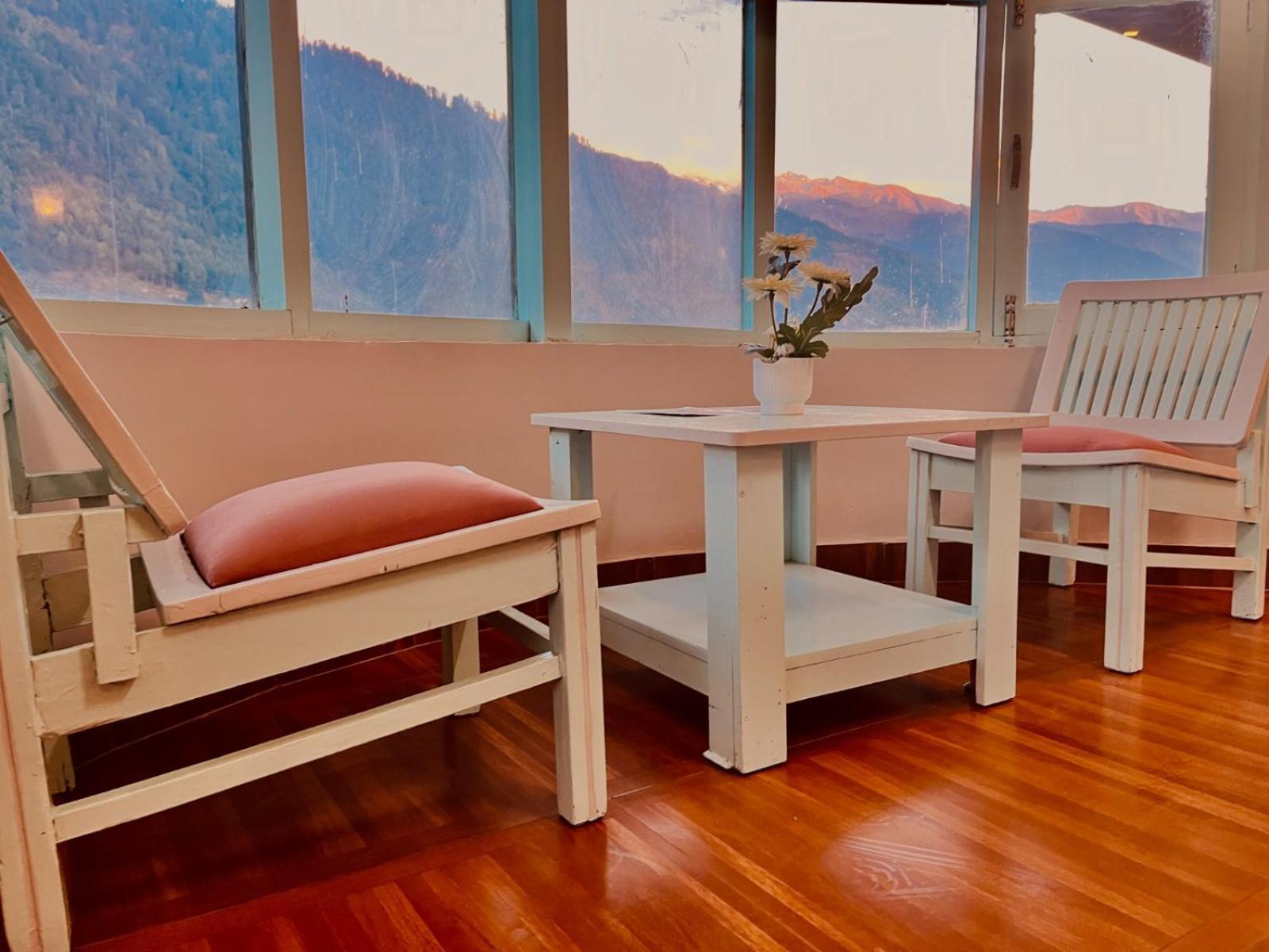 Hadimba Hill View By Hadimba Palace, Manali - Premium Room ! Family Hotel ! Parking ! Near Hadimba Temple Εξωτερικό φωτογραφία