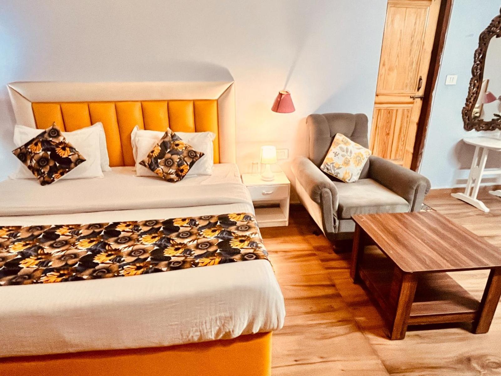Hadimba Hill View By Hadimba Palace, Manali - Premium Room ! Family Hotel ! Parking ! Near Hadimba Temple Εξωτερικό φωτογραφία