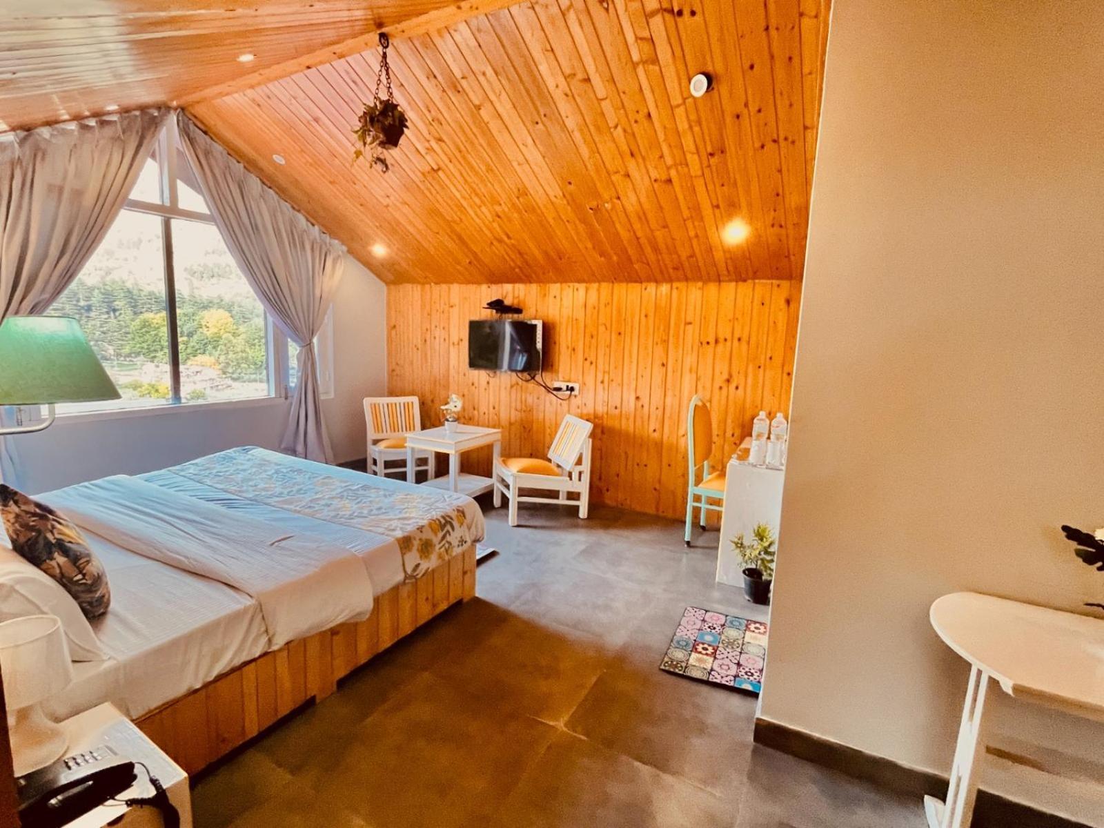 Hadimba Hill View By Hadimba Palace, Manali - Premium Room ! Family Hotel ! Parking ! Near Hadimba Temple Εξωτερικό φωτογραφία