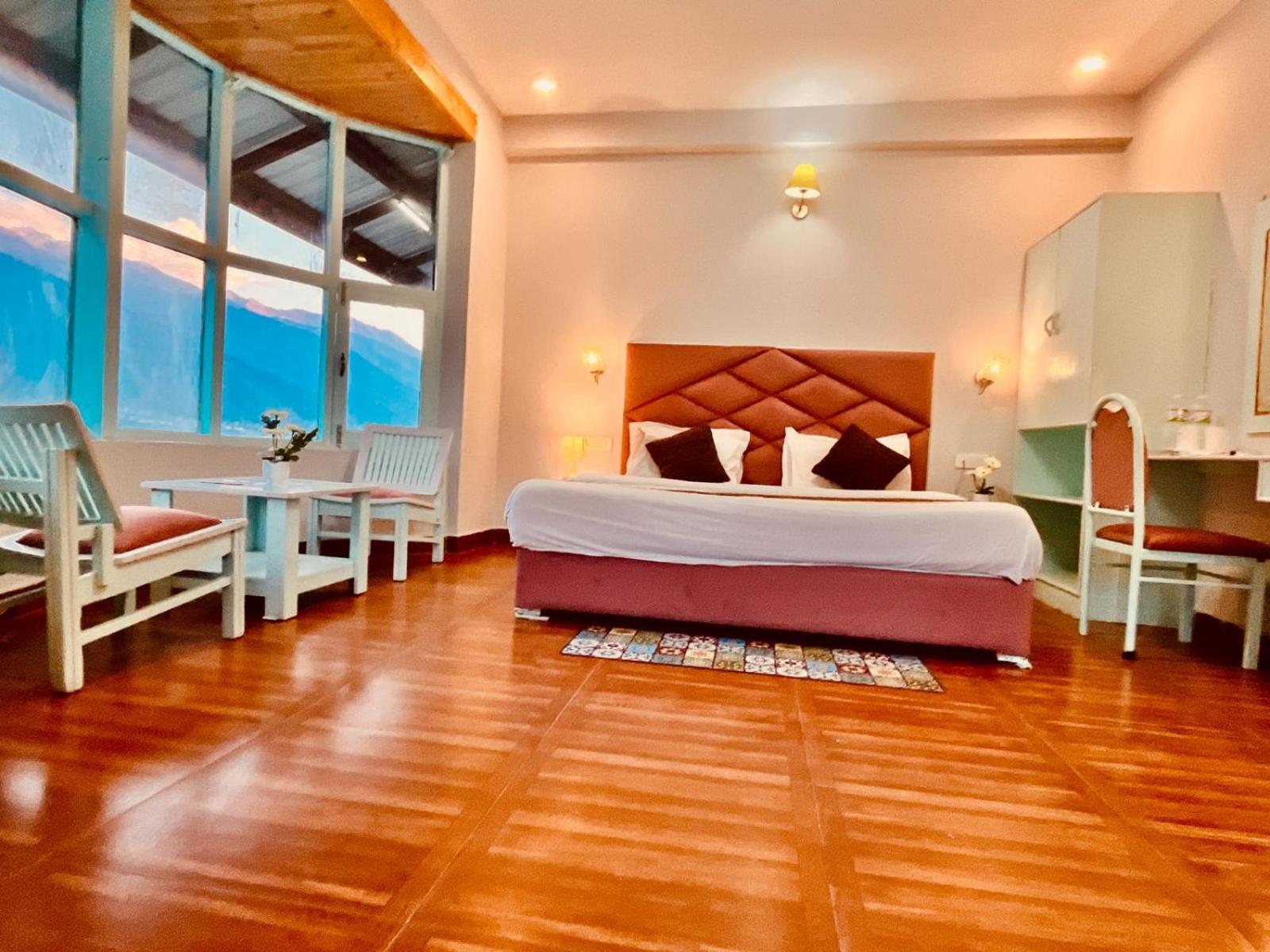 Hadimba Hill View By Hadimba Palace, Manali - Premium Room ! Family Hotel ! Parking ! Near Hadimba Temple Εξωτερικό φωτογραφία