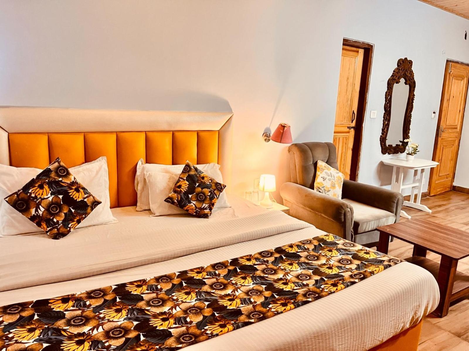 Hadimba Hill View By Hadimba Palace, Manali - Premium Room ! Family Hotel ! Parking ! Near Hadimba Temple Εξωτερικό φωτογραφία
