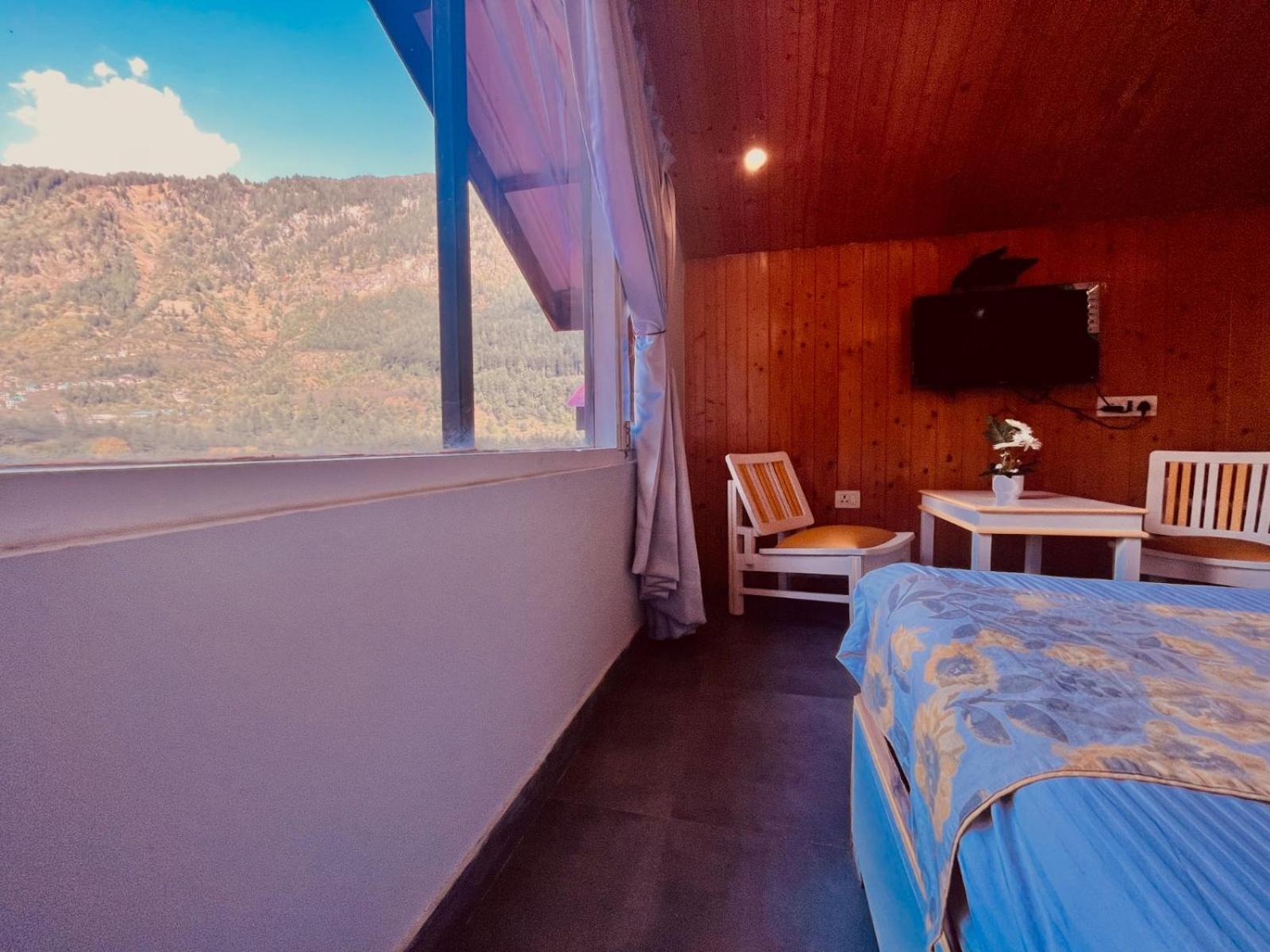 Hadimba Hill View By Hadimba Palace, Manali - Premium Room ! Family Hotel ! Parking ! Near Hadimba Temple Εξωτερικό φωτογραφία