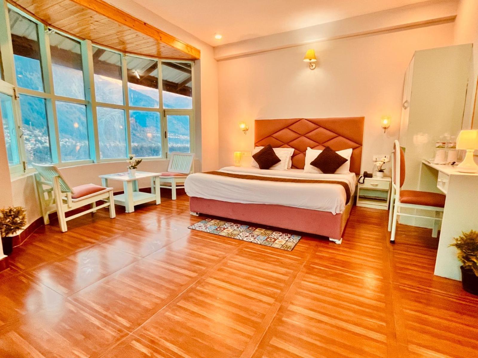 Hadimba Hill View By Hadimba Palace, Manali - Premium Room ! Family Hotel ! Parking ! Near Hadimba Temple Εξωτερικό φωτογραφία
