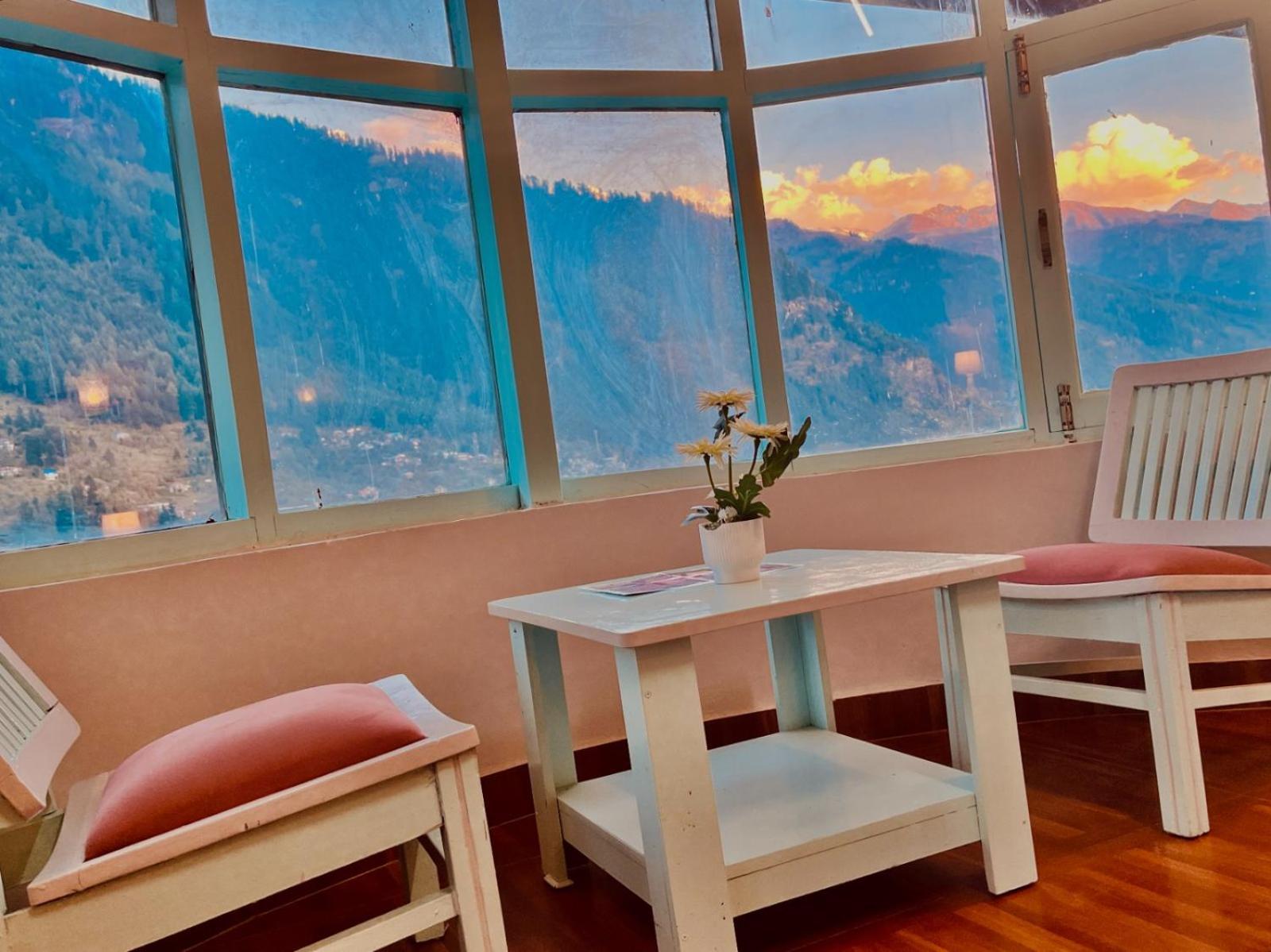 Hadimba Hill View By Hadimba Palace, Manali - Premium Room ! Family Hotel ! Parking ! Near Hadimba Temple Εξωτερικό φωτογραφία