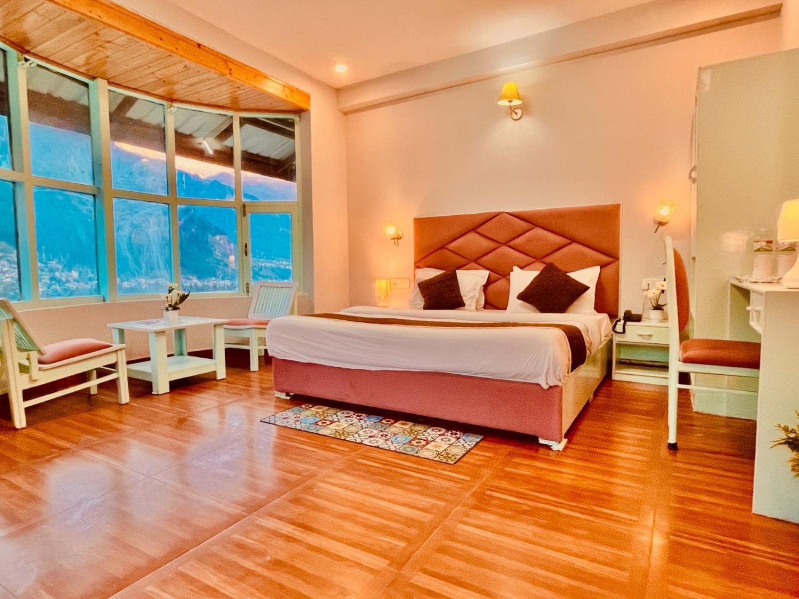 Hadimba Hill View By Hadimba Palace, Manali - Premium Room ! Family Hotel ! Parking ! Near Hadimba Temple Εξωτερικό φωτογραφία