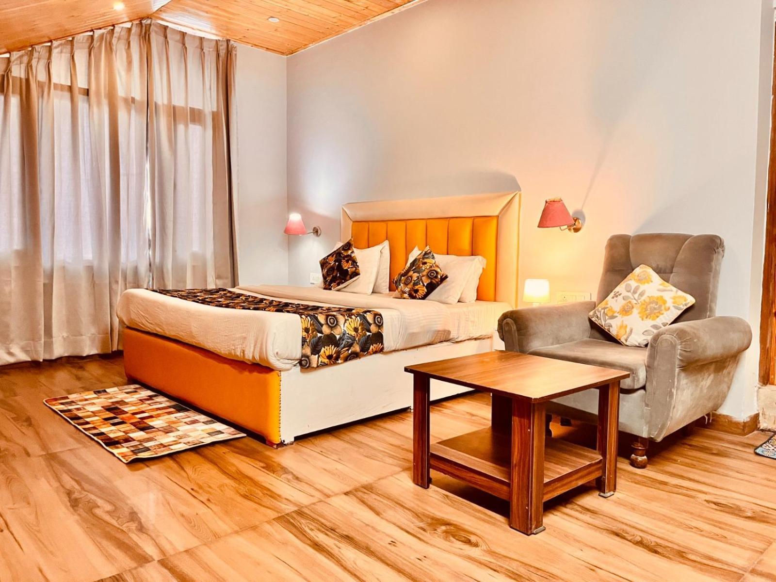 Hadimba Hill View By Hadimba Palace, Manali - Premium Room ! Family Hotel ! Parking ! Near Hadimba Temple Εξωτερικό φωτογραφία